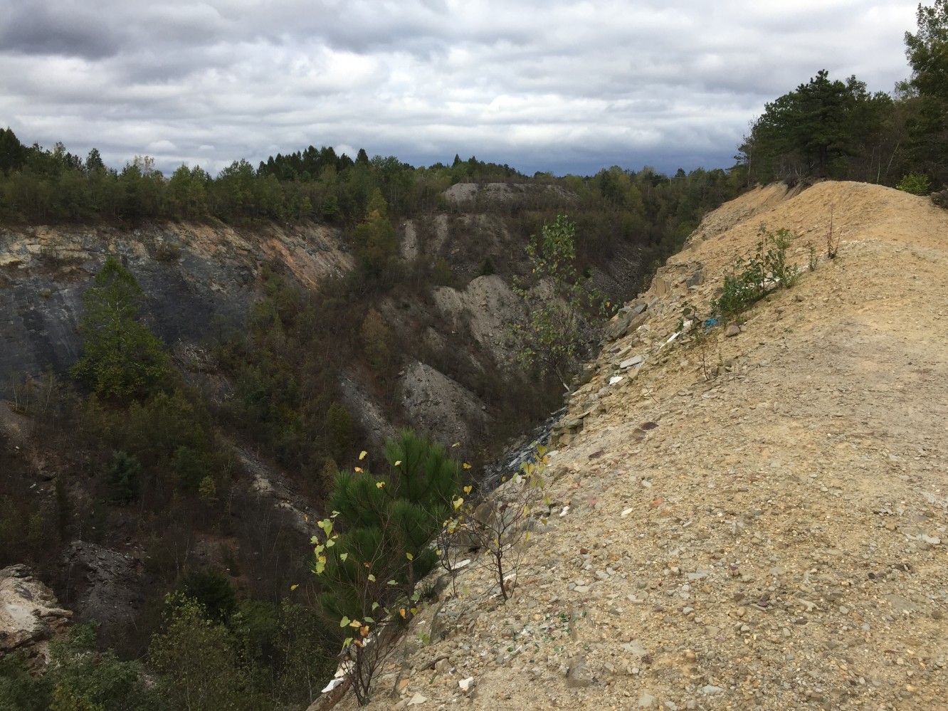 Rockhound Visit to "The Echo" in Pennsylvania American Geode