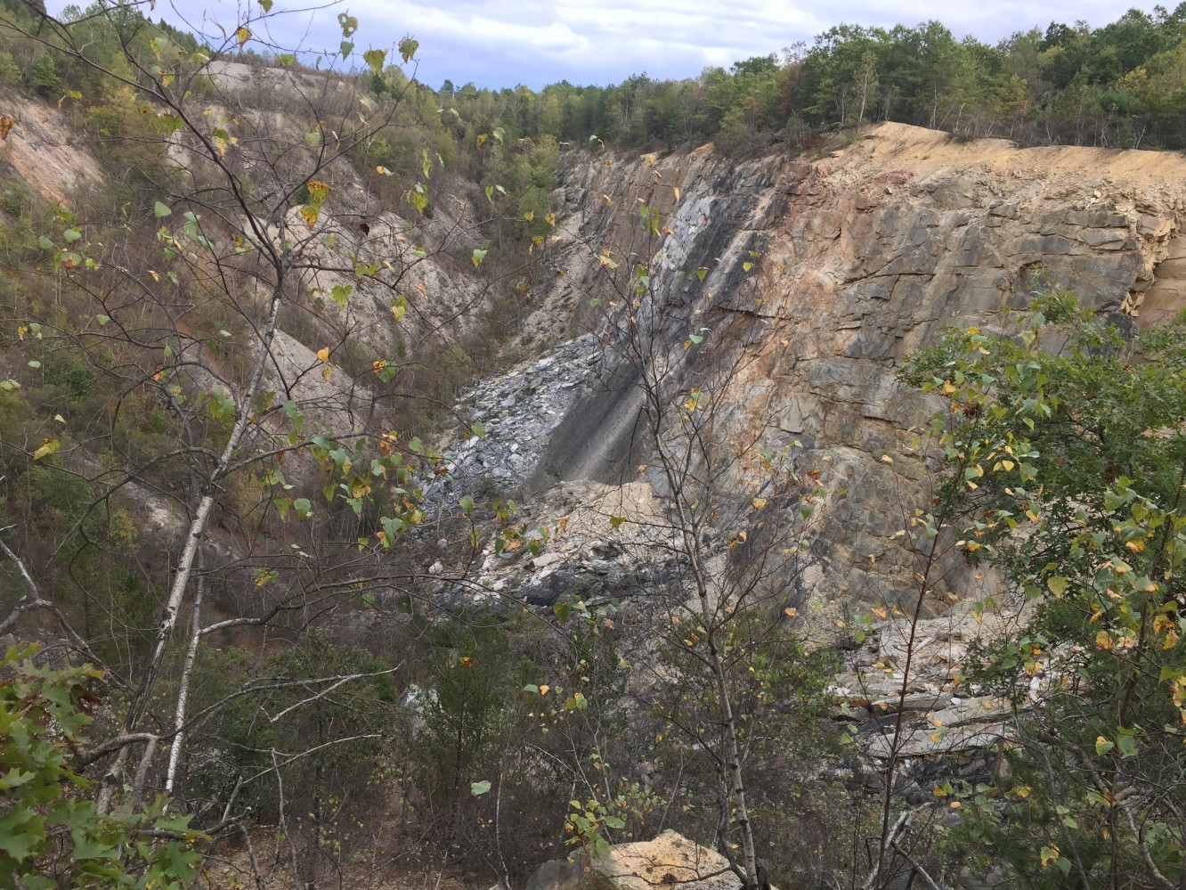 Rockhound Visit to "The Echo" in Pennsylvania American Geode